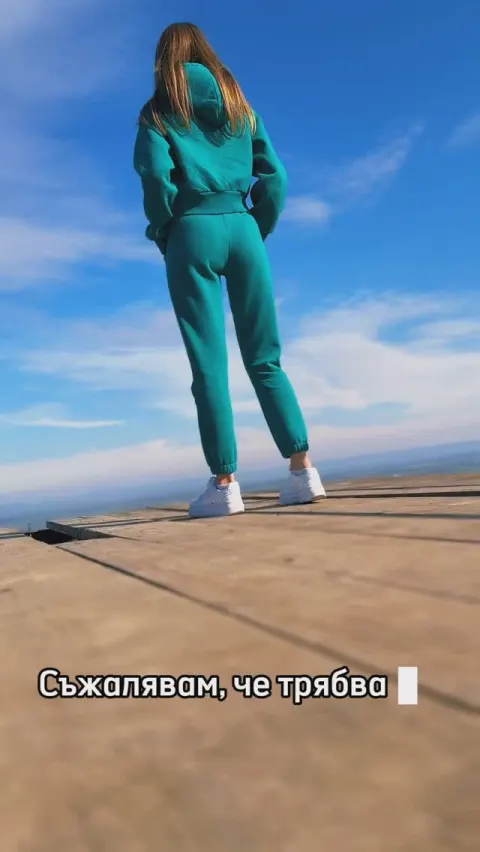 Instagram reel бранд за дрехи